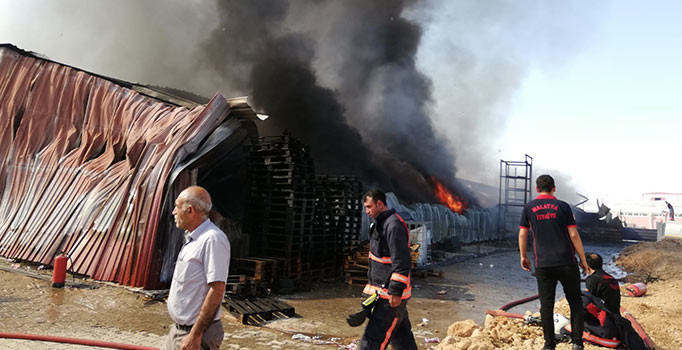 Dondurma fabrikasında yangın