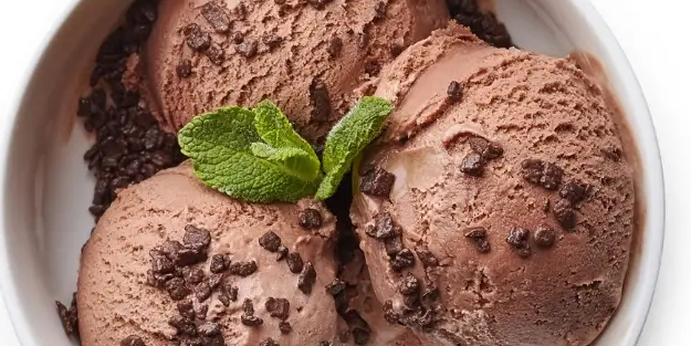 Dondurma uyarısı: Bu saatten önce tüketin! Evde katkısız, pratik ve doğal dondurma tarifi