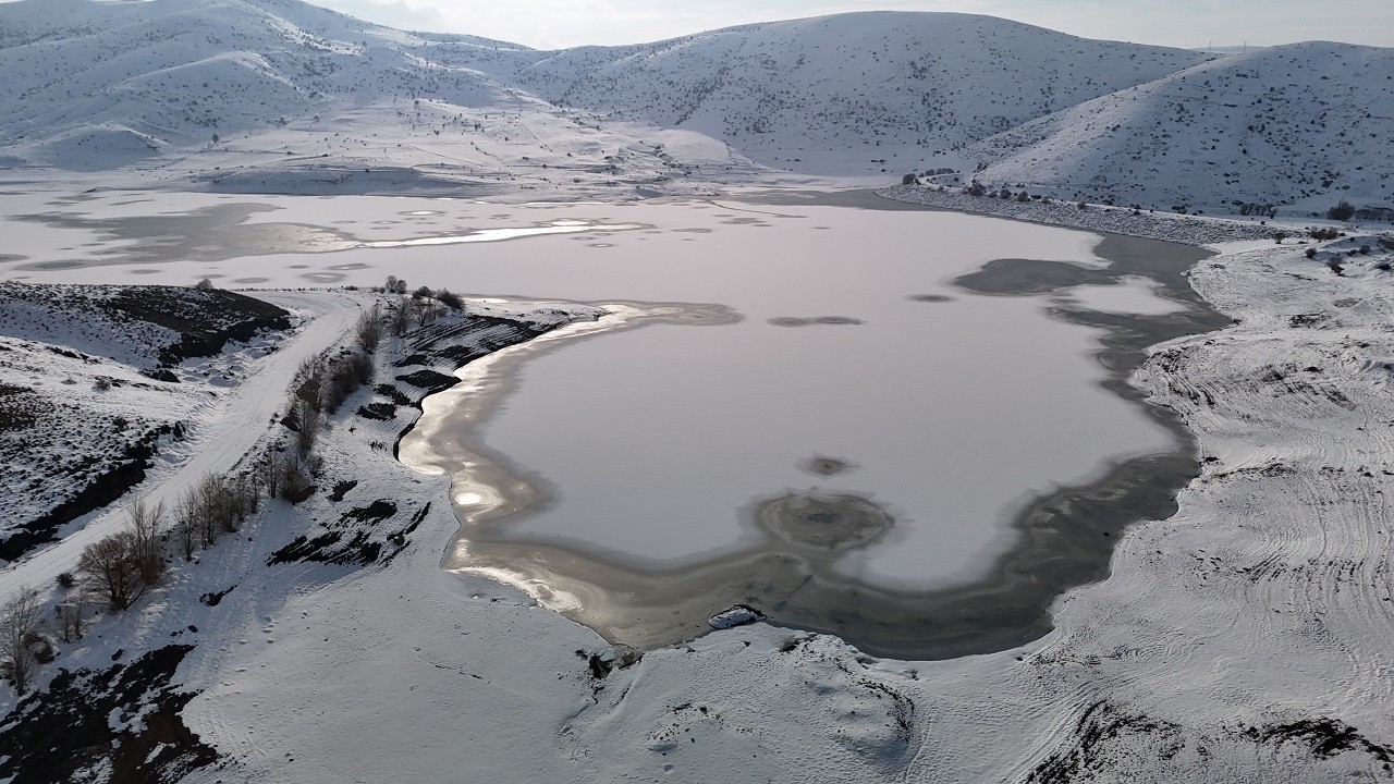 Dondurucu soğuklar Sivas'ı vurdu!
