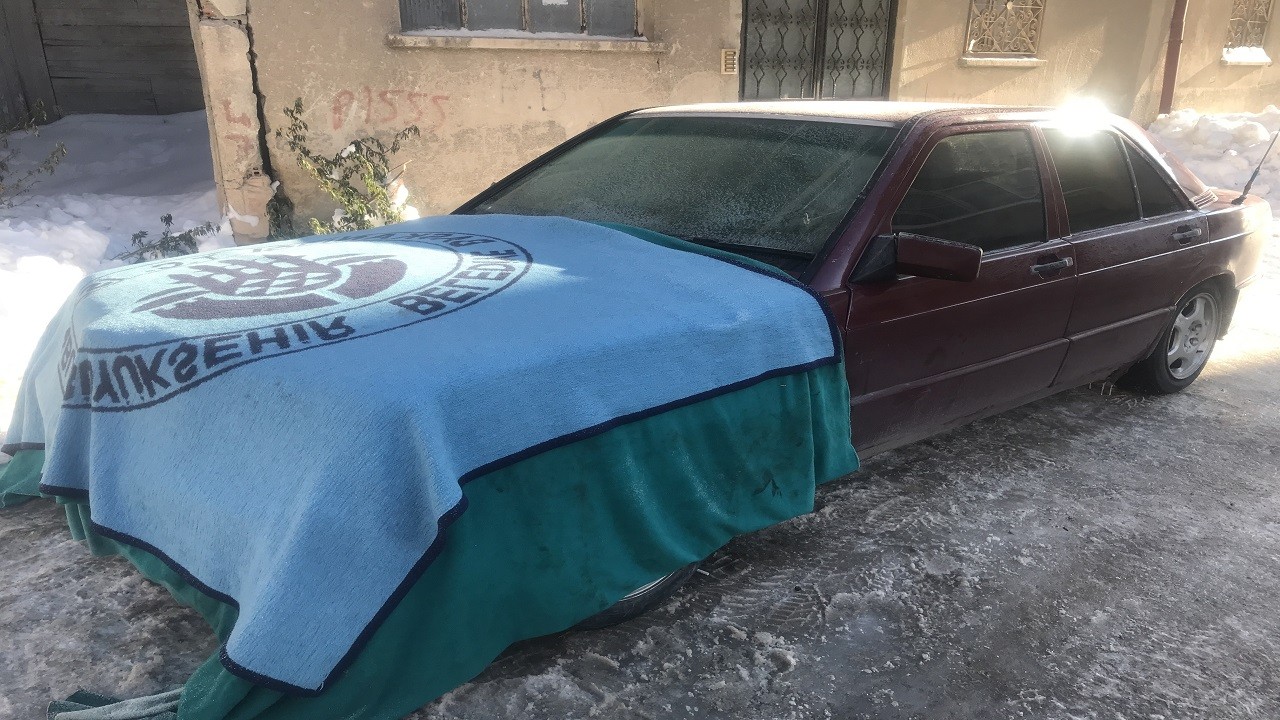 Dondurucu soğuklara karşı battaniyeli koruma