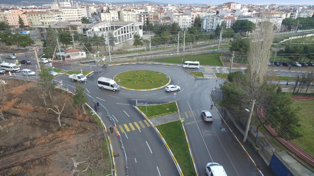 Dönel kavşaklar şehir içi trafiği rahatlatıyor 