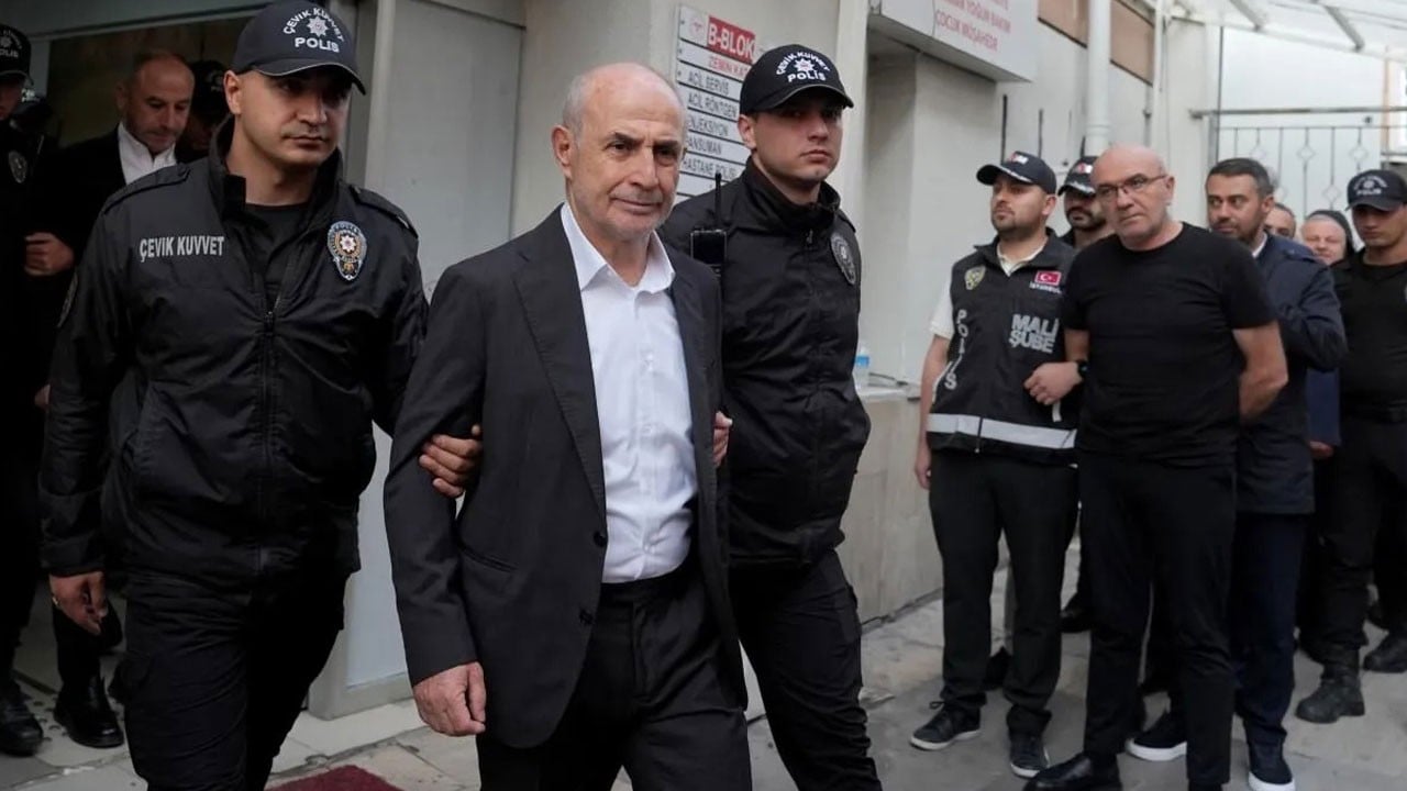 Dönen dolaplar iddianamede! Hasan Akgün zenginliğe giden rüşvet zincirini böyle kurmuş!