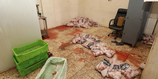 Döner baskınında mide bulandıran görüntüler!
