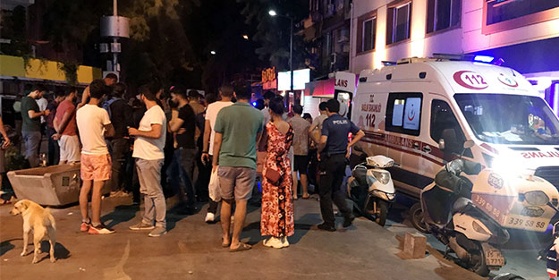 Döner bıçağıyla kavgaya girdi! Yaralılar var