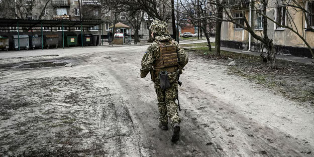 Donetsk cephe hattında askeri hareketliliği sürüyor