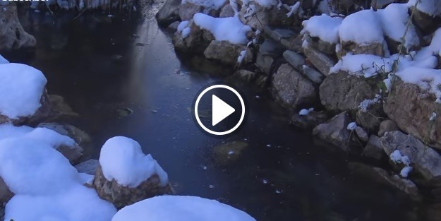 Donmuş gölete kuru buz attılar! İşte ilginç sonuç...