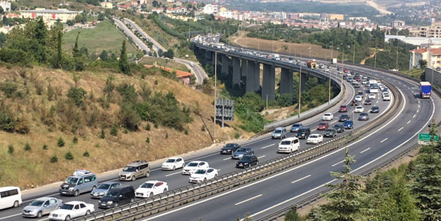 Dönüş yolundaki tatilcilere 30-40 km uyarısı