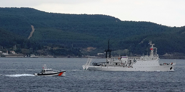 ‘Donuzlav’ Çanakkale Boğazı’ndan geçti