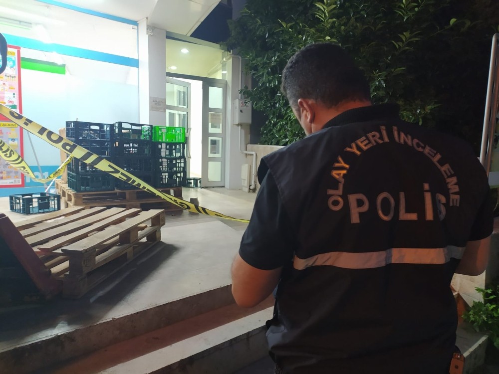 Dördüncü katın penceresinden düşen görme engelli adam hayatını kaybetti 