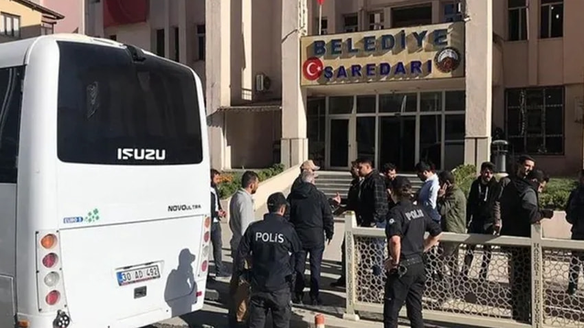Dört HDP'li belediye başkanı görevden alındı