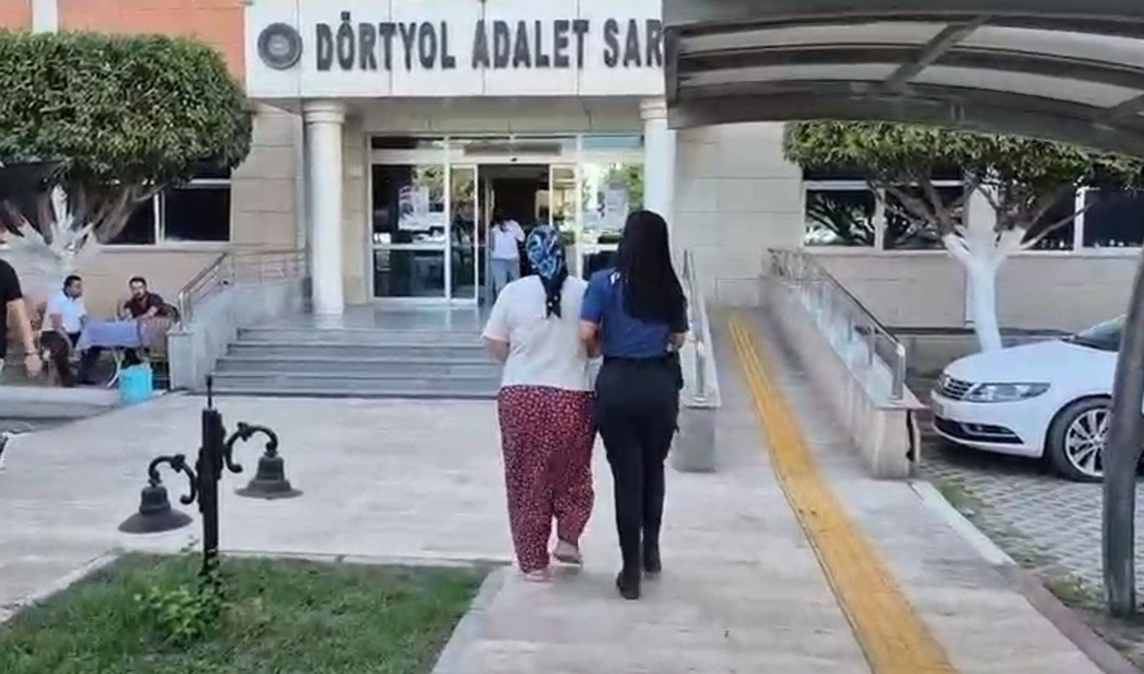 Dörtyol'da uyuşturucu taciri kadın tutuklandı