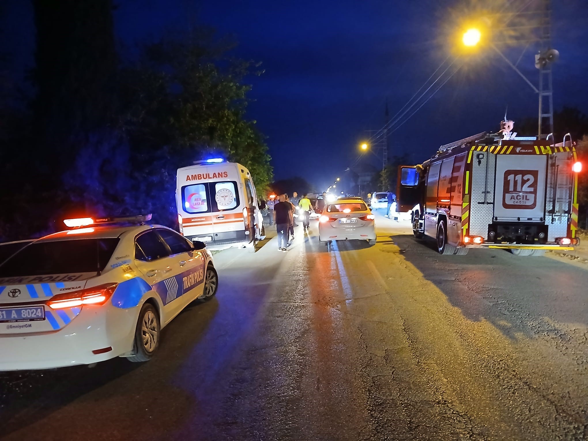 Dörtyol'da yan yatan otomobilin sürücüsü yaralandı