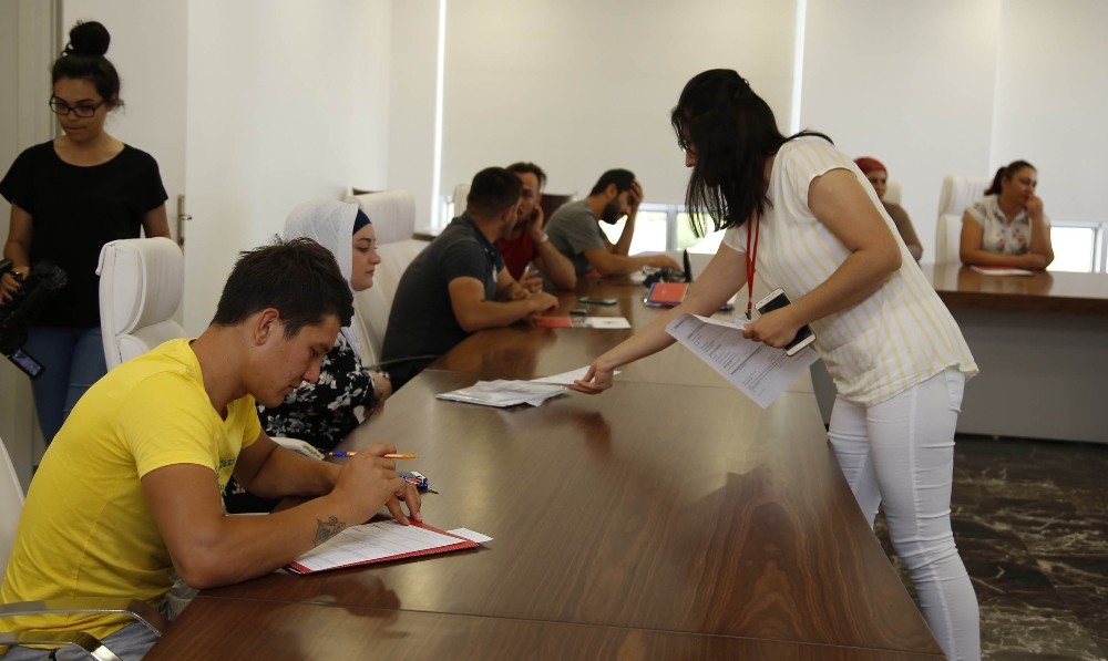 Döşemealtı Belediyesi’nin İşkur Masası işverenle işçiyi buluşturuyor 