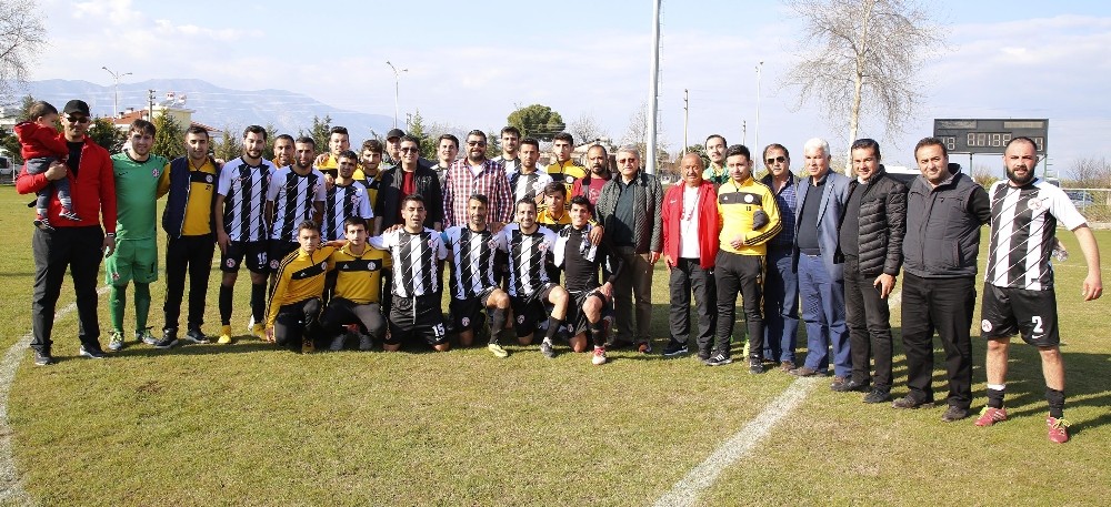 Döşemealtılı futbolcular başarıdan başarıya koşuyor 