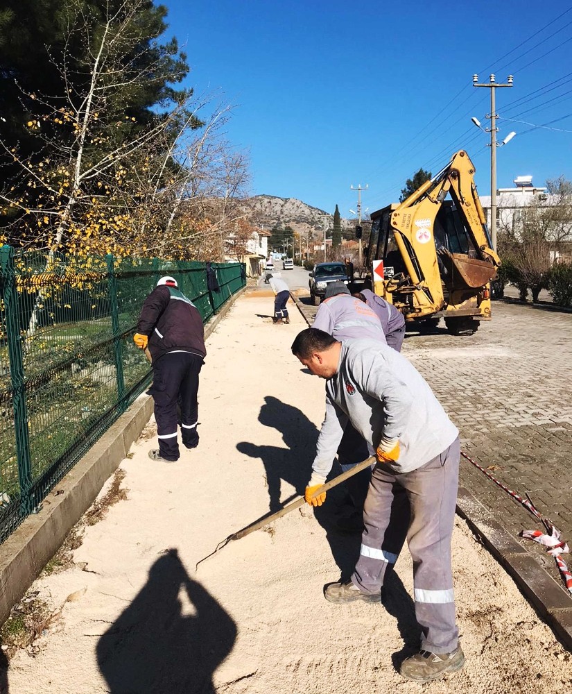 Döşemealtı’nda kilit taşı çalışmaları 