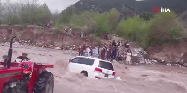 Dost ve kardeş ülkede sel felaketi! 43 kişi hayatını kaybetti
