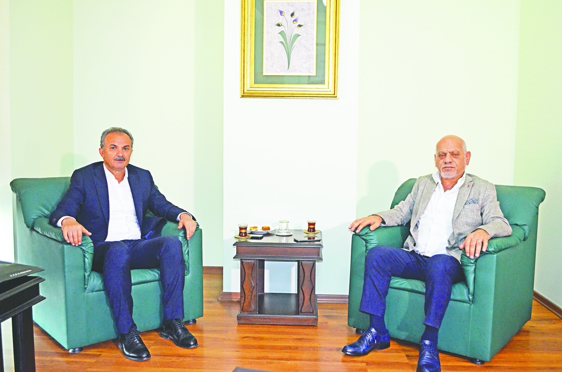 Dostların taziye ziyaretleri sürüyor! Mustafa ağabey zor zamanların adamıydı