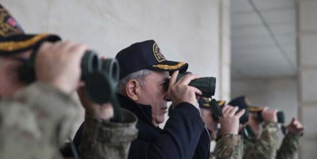 Dostumuzu birlikte dost görür... Bakan Akar'dan açıklamalar: Azerbaycan'a yönelik tehdidi iki ülkeye sayarız