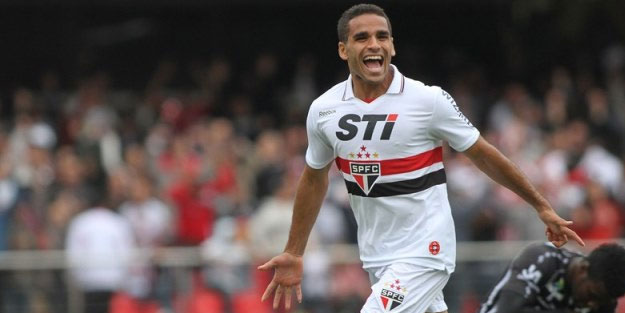 Douglas Pereira dos Santos kimdir?