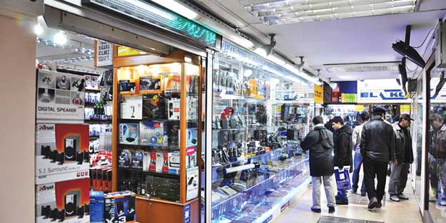 Döviz geriledi, elektronikçiler fiyatları düşürmüyor