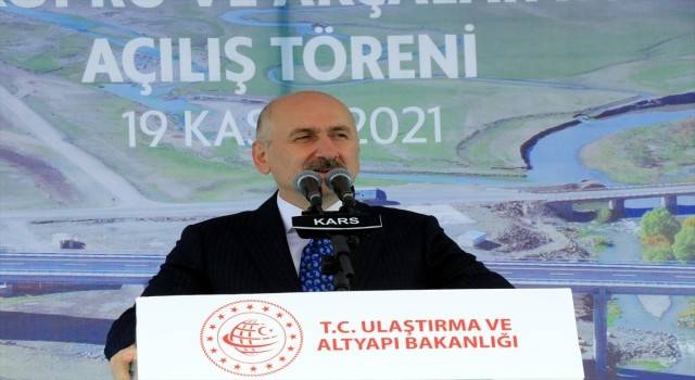 Döviz saldırılarına rağmen Türkiye açılışlara devam ediyor