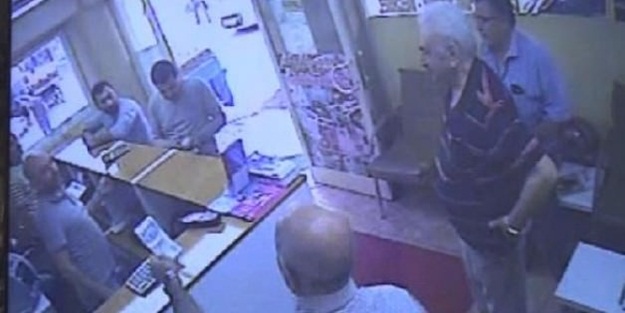 Dövizcinin fazla ödediği 10 bin lirayı iade etti