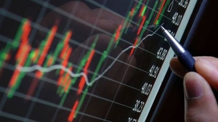 Dow Jones ilk kez 22.000 puanın üzerine çıktı