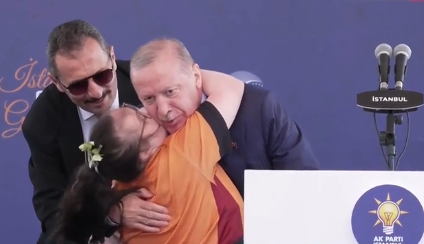 Down Sendromlu çocuğun Erdoğan sevgisi! Fetih coşkusuna damga vuran görüntü