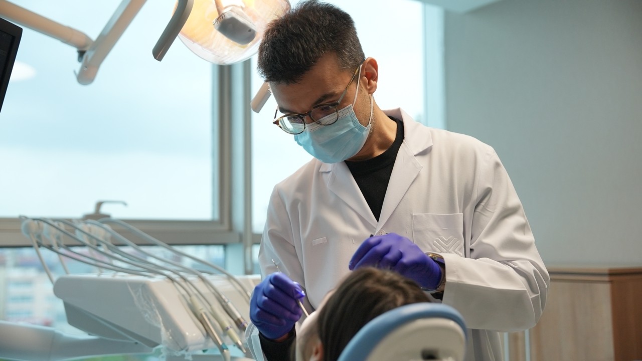 Down Sendromlu gençlerin gülüşlerine Medipol'den destek