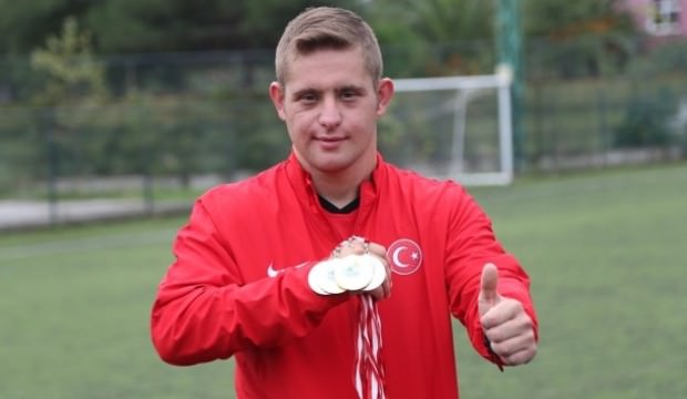 Down sendromlu Topaloğlu'ndan büyük başarı