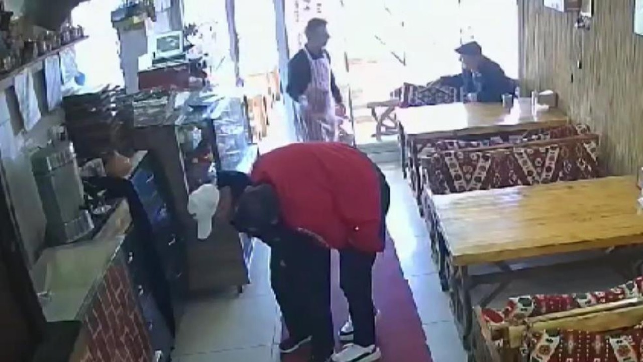 Down sendromlu vatandaşı heimlich manevrasıyla böyle kurtardı