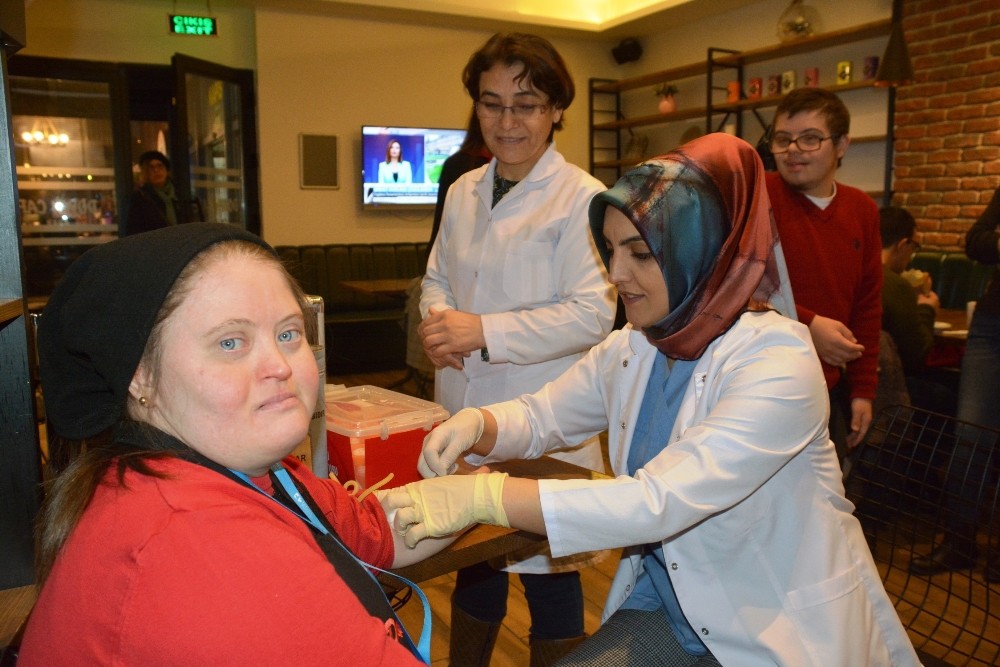 Down sendromlulara ücretsiz checkup 