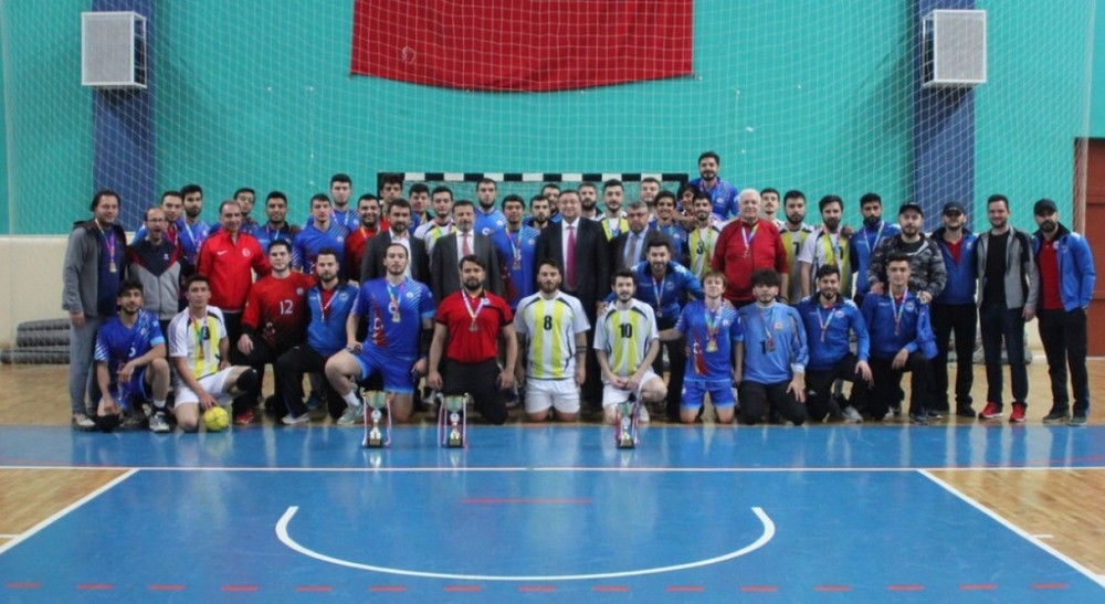 DPÜ Erkek Hentbol Takımı namağlup şampiyon oldu 