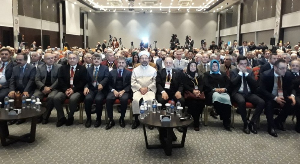 DPÜ Rektörü Uysal, Uluslararası İslam Birliği Kongresi’ne katıldı 