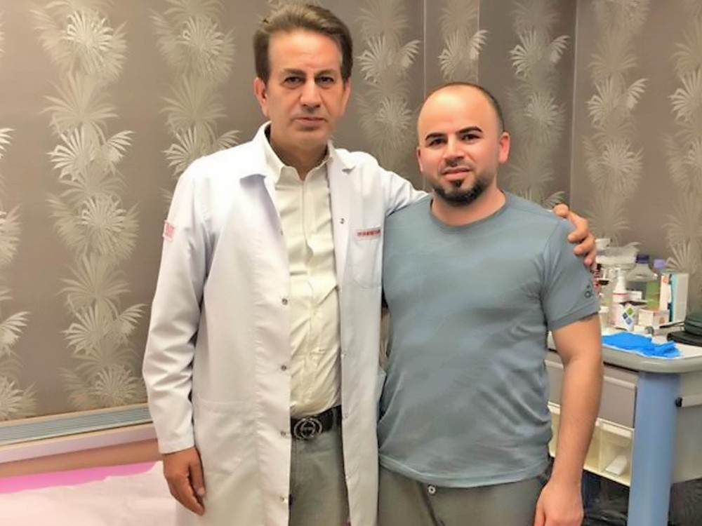 Dr. Bayrak’tan 2 bininci apandis ameliyatı 