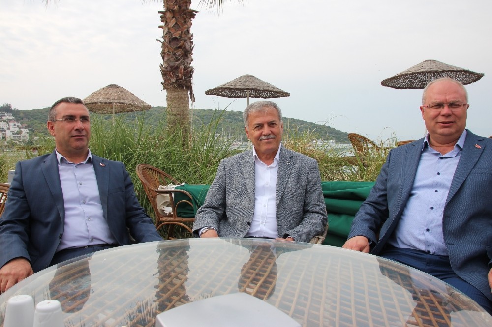 Dr. Mehmet Nil Hıdır ve Dr. Tahir Ateş turizmcilerle bir araya geldi 