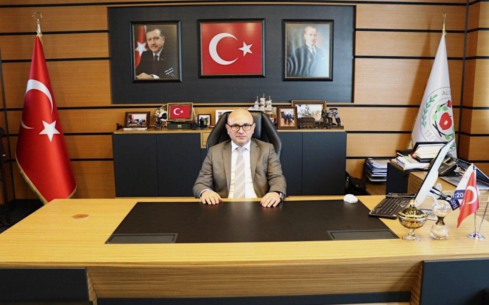 Dr. Metin Oral: 