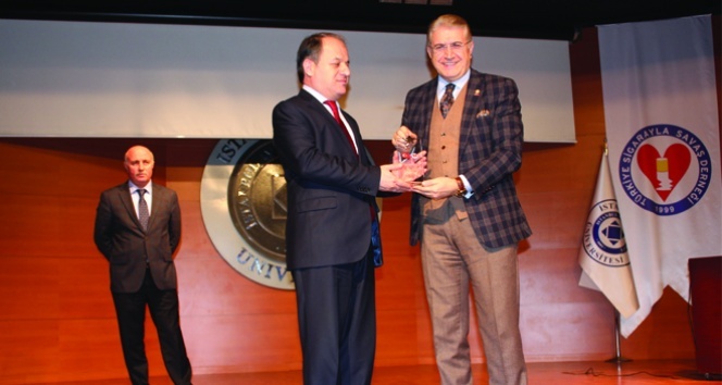 Dr. Mustafa Aydın: “Sigaranın son molekülü yok oluncaya kadar mücadele edeceğiz”