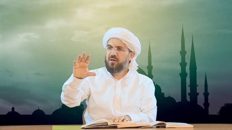 Dr. Şenocak gençlere yılbaşı uyarısı: Namus düşmanlarına reyting mi vereceksiniz?