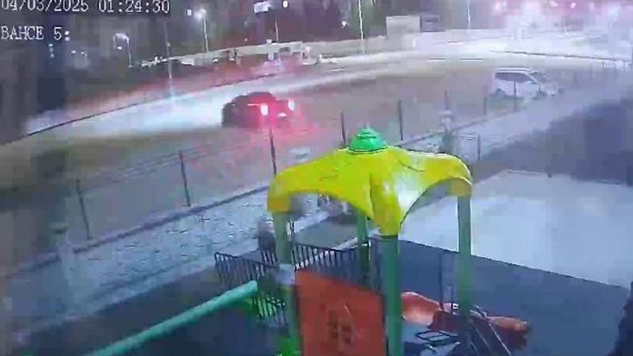 Drift attı ehliyetinden oldu! O anlar kamerada