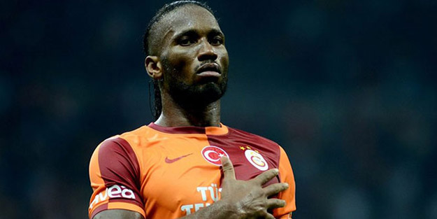 Drogba 20 yılını verdiği futbolu bıraktı!