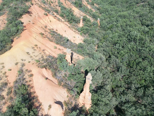 Dron havalanınca ortaya çıktı! O ilde peri bacaları tesadüfen bulundu