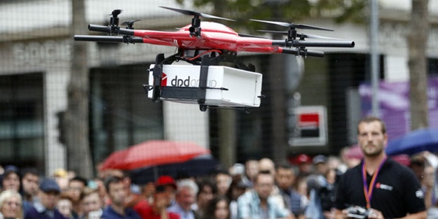 Drone yarışıları Paris'te düzenlendi