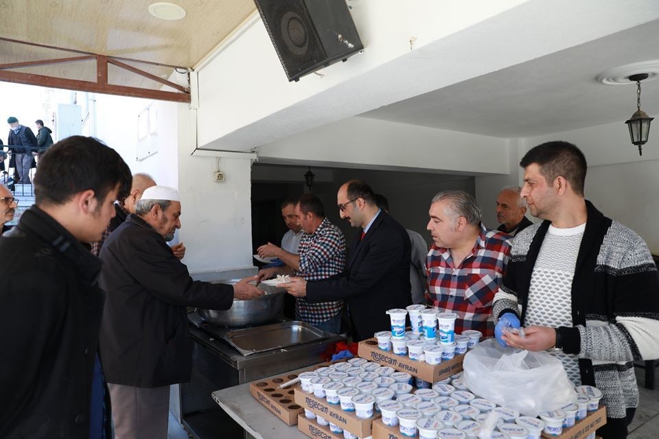 DSİ personeli şehitler için hayır yaptı 