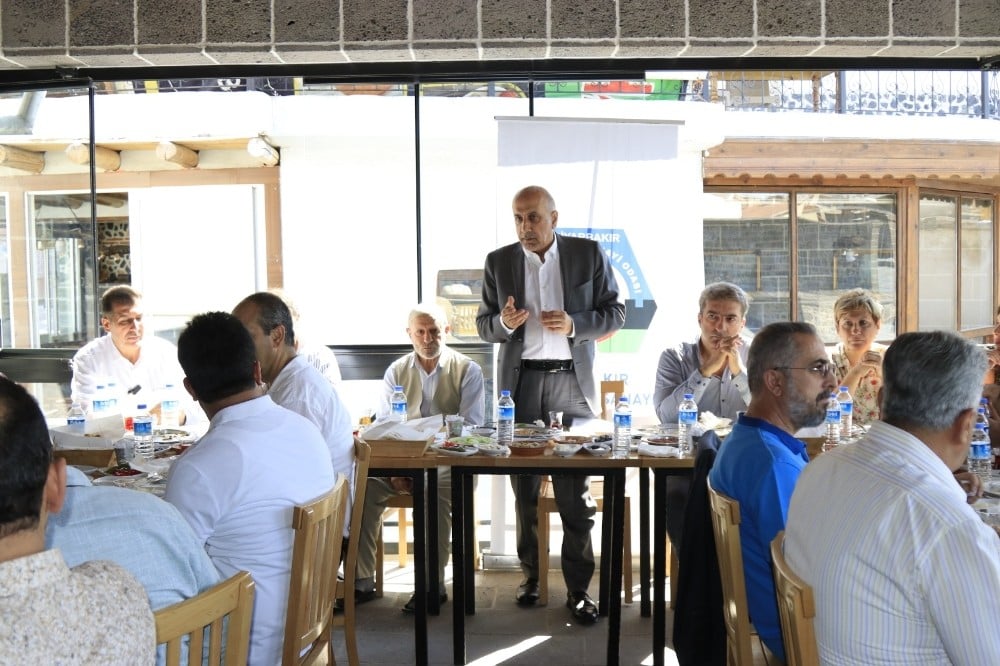 DTSO Başkanı Kaya, Sur esnafıyla bir araya geldi 