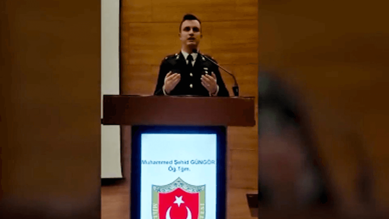 Dua eden asker, o ismi adeta kudurttu