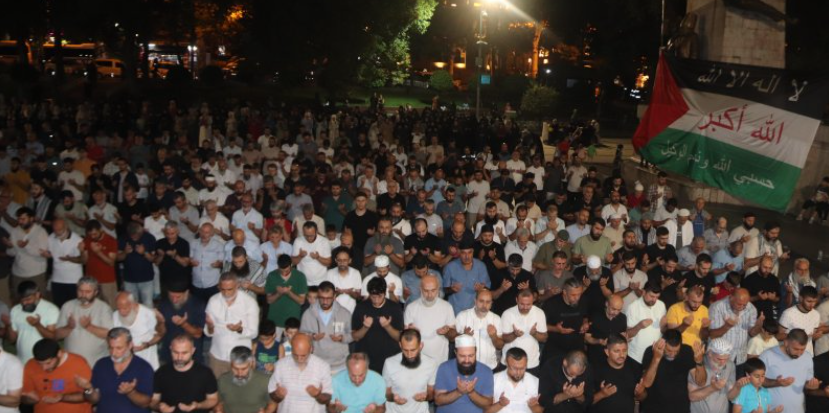 Dualar GAZZE için! Nöbet Saraçhane'de devam ediyor