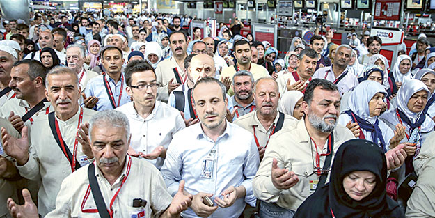 Dualar gözyaşına karıştı