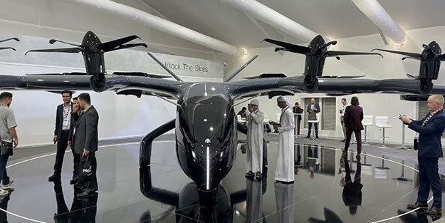 Dubai, uçan takside tarihe geçti