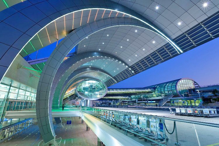 Dubai Uluslararası Havalimanı(!) sular altında kaldı: Uçuşlar iptal edildi